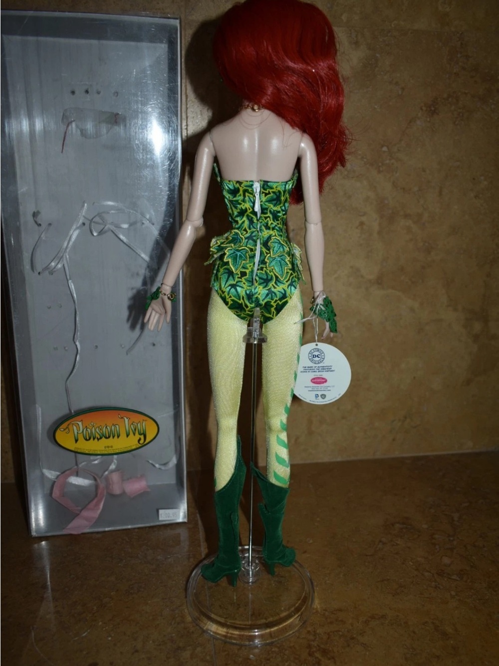 Madame Alexander X DC COMICS LIMITED EDITION 17" DOLL FIGURE BATMAN POISON IVY - Picture 10 of 12